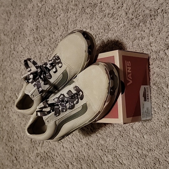 NWT Camo Sidewall Vans Sz 2Y - Picture 1 of 7